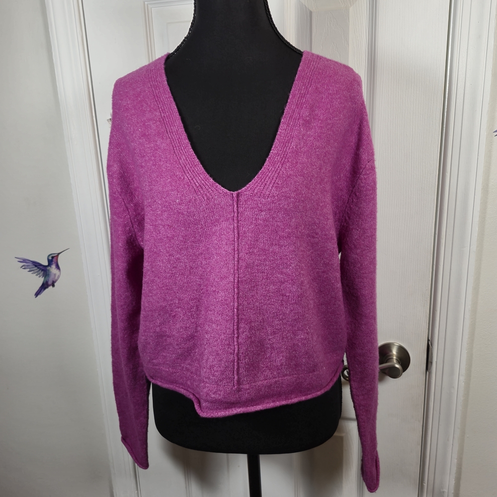 Willow & Wind Magenta Deep V-Neck Cropped Sweater XS Barbiecore Boho - Picture 3 of 6